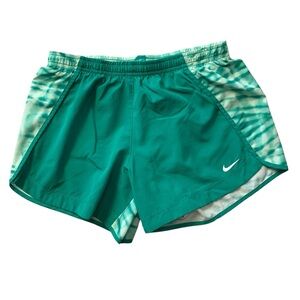 Nike Women’s Athletic Shorts Size Large Green White Tie-Dye Lightweight Dri-FIT